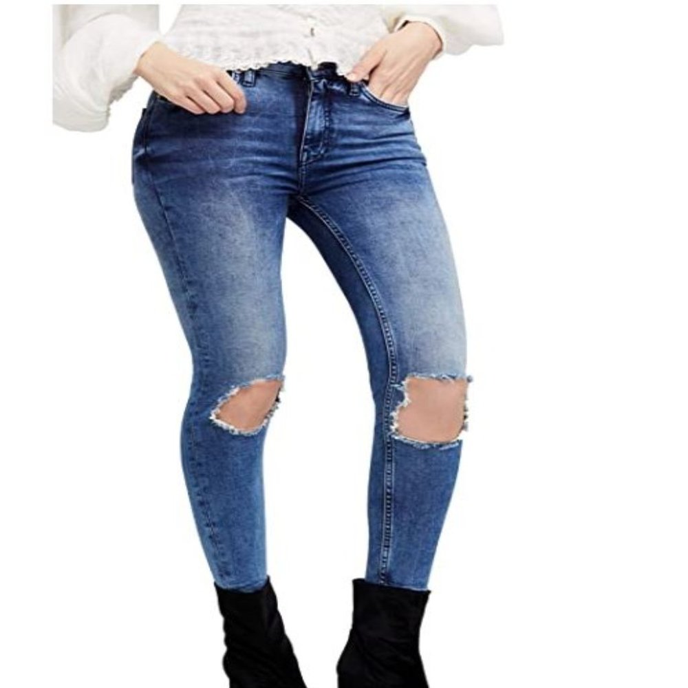 Free People Destroyed High Rise Cropped Jean 30